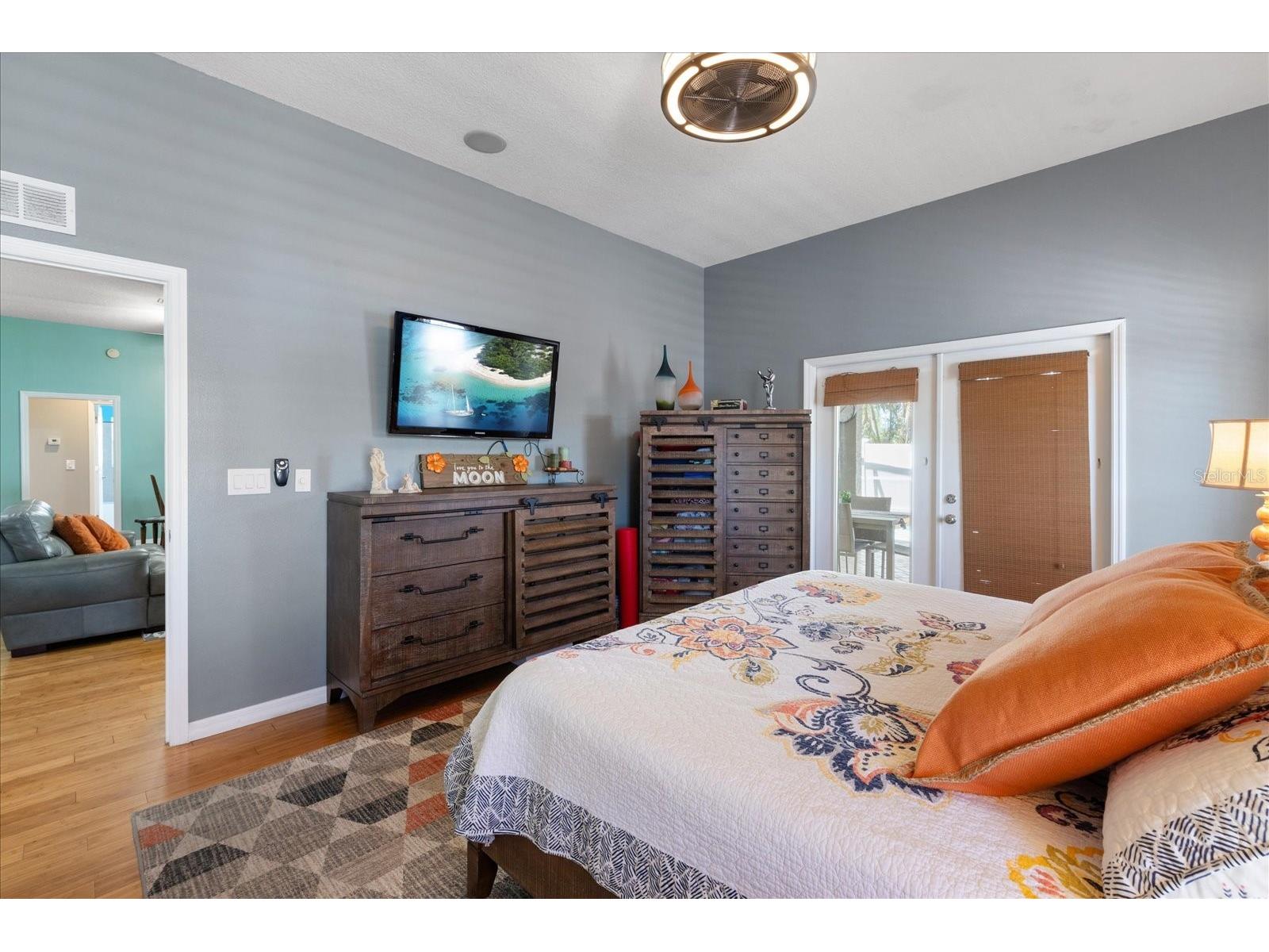 5001 44th Avenue N Saint Petersburg FL 33709 TB8483981 image15