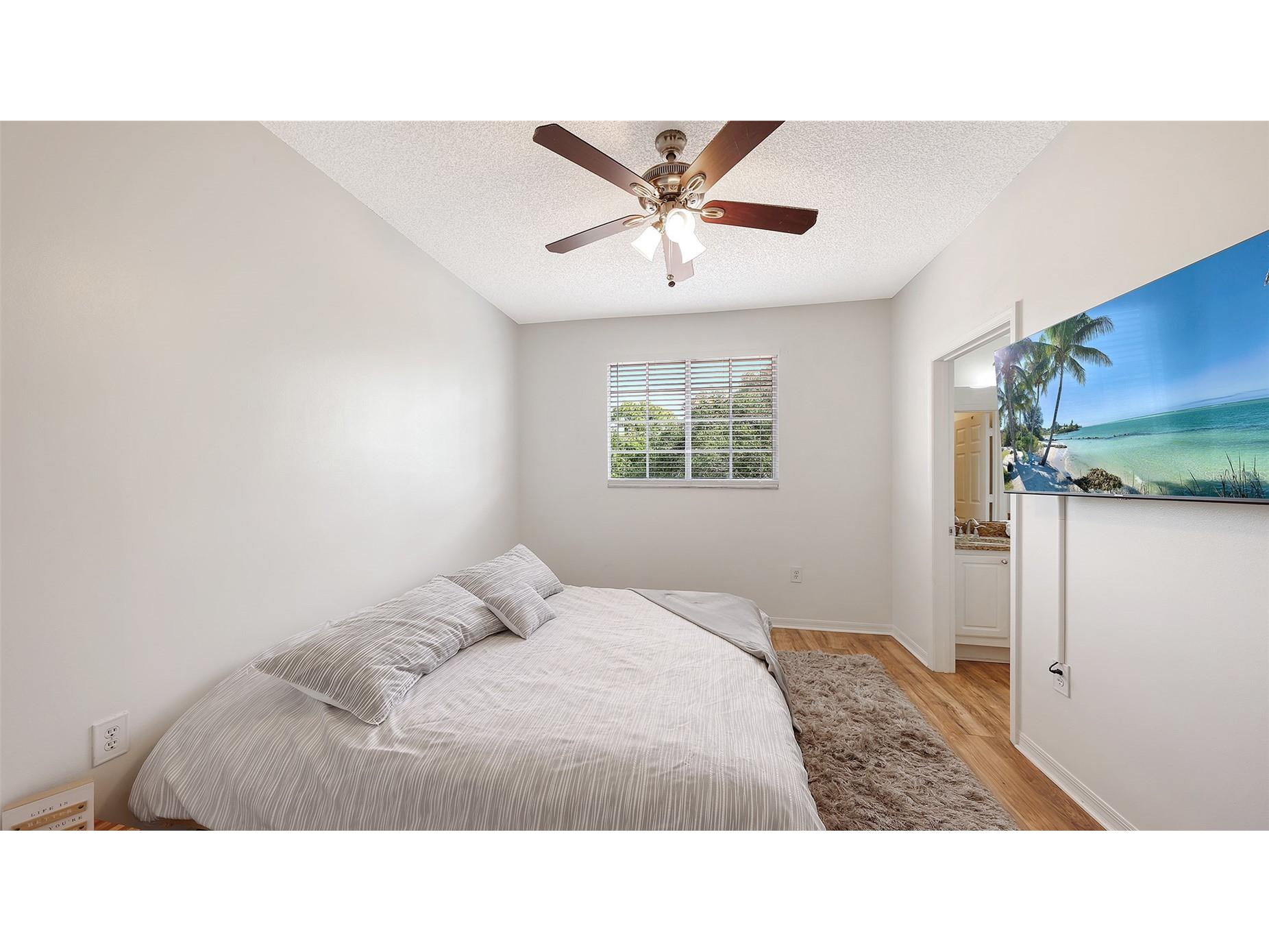 5001 Baraldi Circle #22-202 Sarasota FL 34235 A4693538 image18