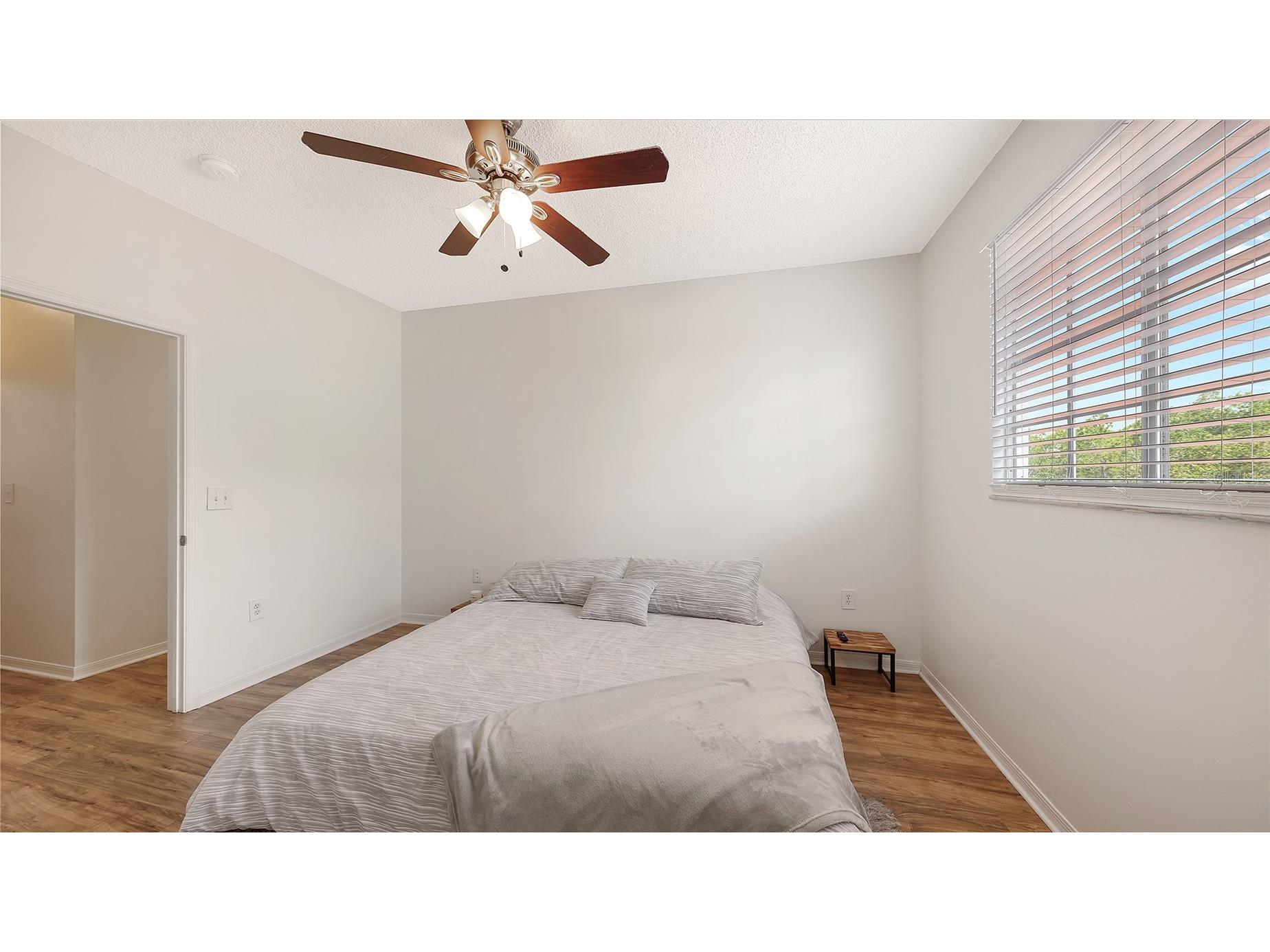 5001 Baraldi Circle #22-202 Sarasota FL 34235 A4693538 image19