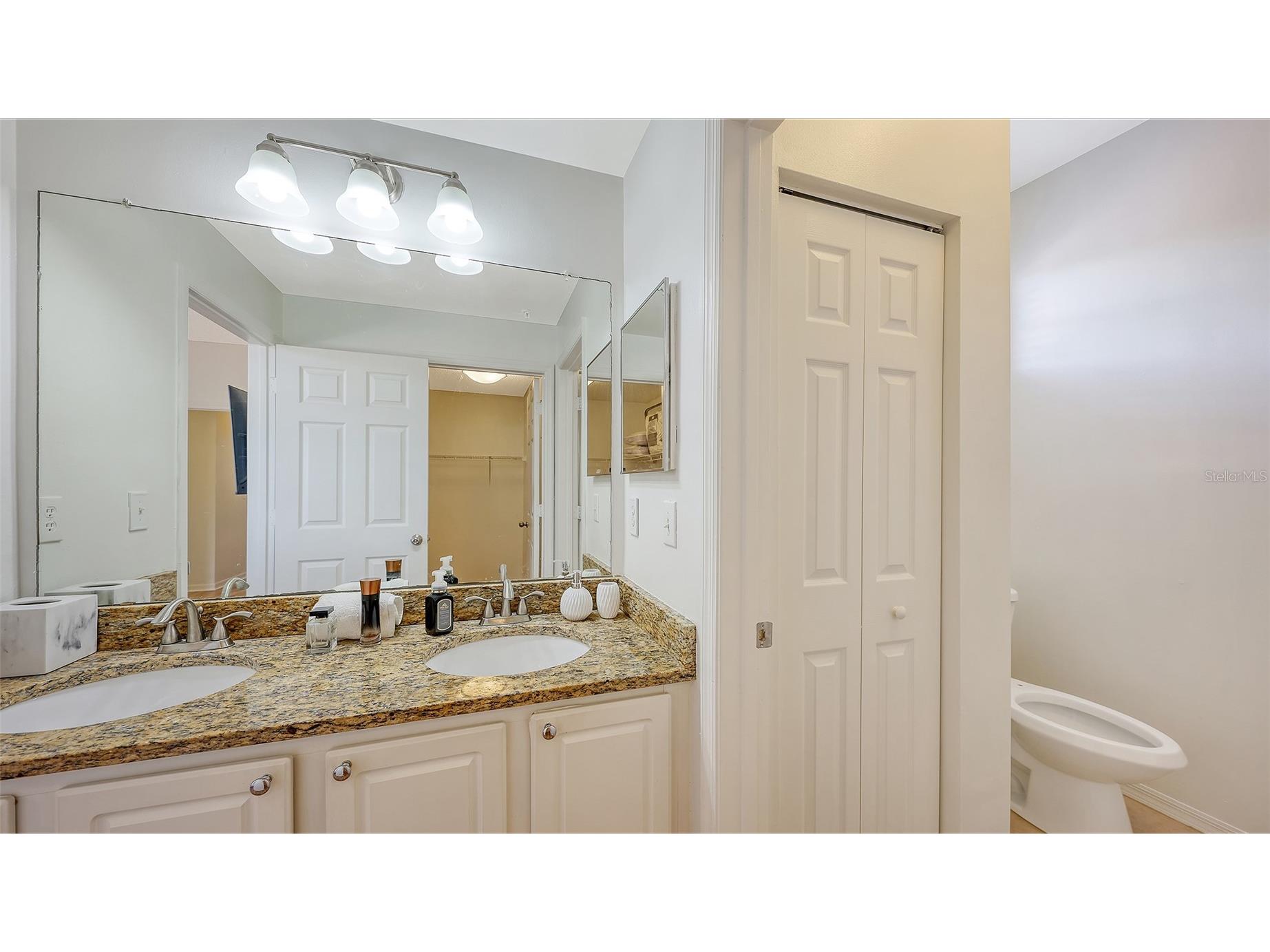 5001 Baraldi Circle #22-202 Sarasota FL 34235 A4693538 image22