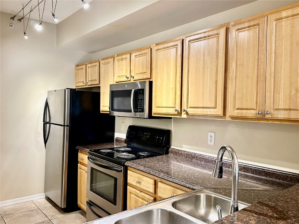 5001 Baraldi Circle #22-210 Sarasota FL 34235 A4671936 image7