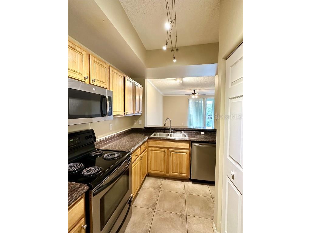 5001 Baraldi Circle #22-210 Sarasota FL 34235 A4671936 image9