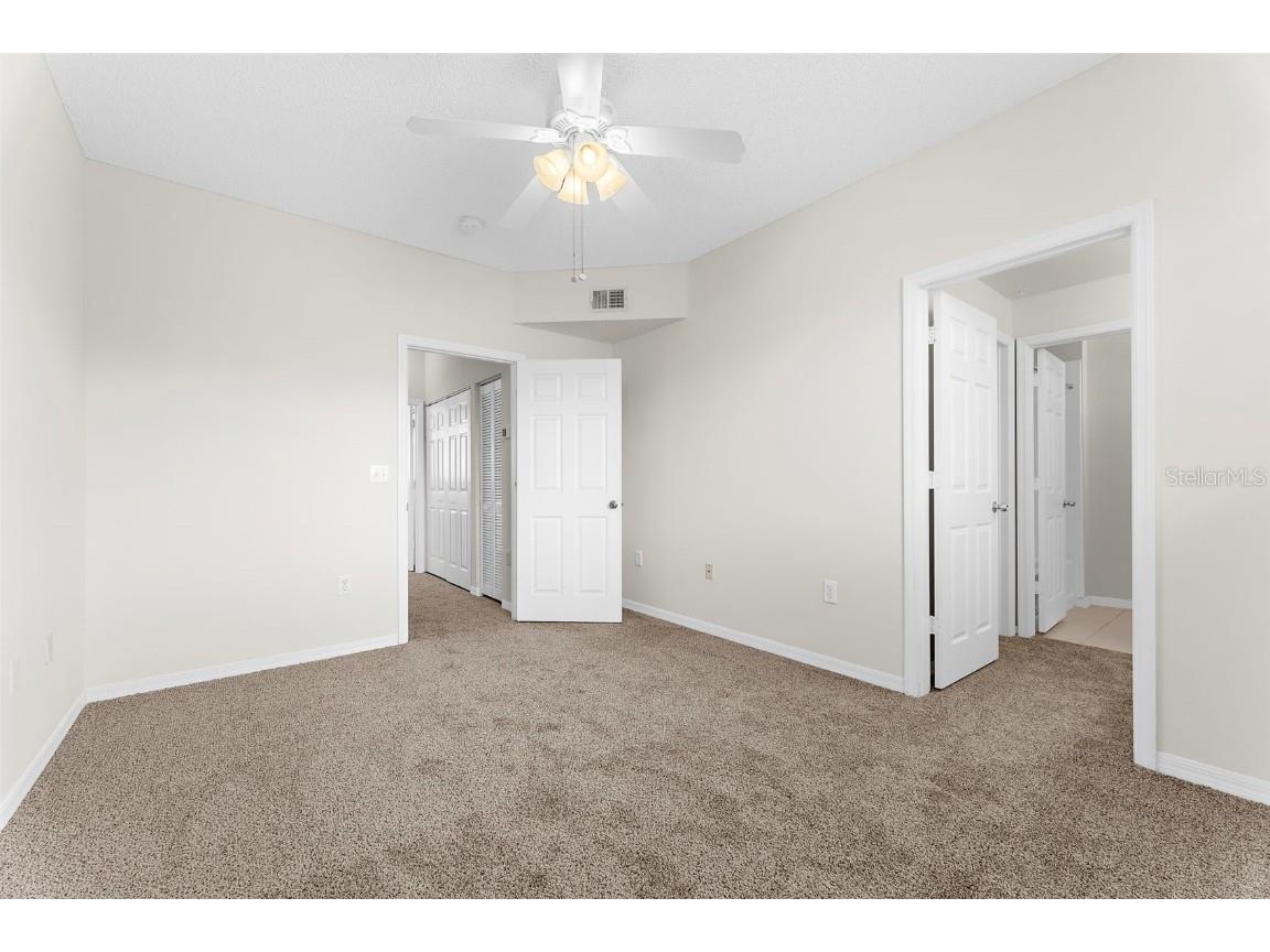 5001 Baraldi Circle #22-211 Sarasota FL 34235 A4669587 image17