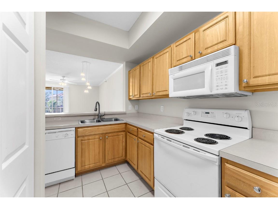 5001 Baraldi Circle #22-211 Sarasota FL 34235 A4669587 image8