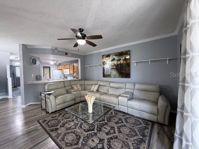 5001 Baraldi Circle #22-212 Sarasota FL 34235 A4637980 image3