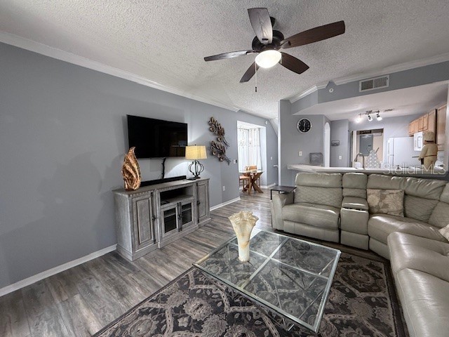 5001 Baraldi Circle #22-212 Sarasota FL 34235 A4637980 image4