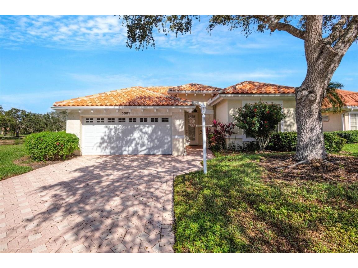 5001 Hanging Moss Lane Sarasota FL 34238 A4590013 image1