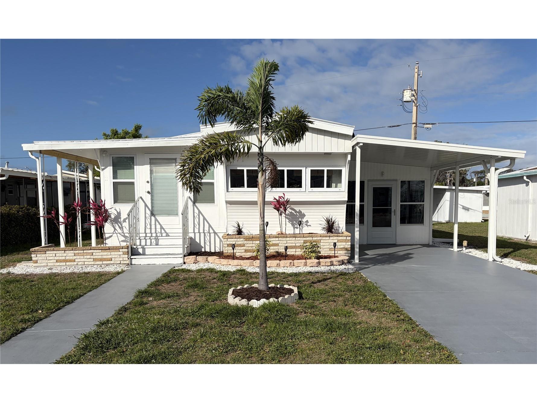 5001 Oakland Hills Avenue Sarasota FL 34234 A4687593 image1