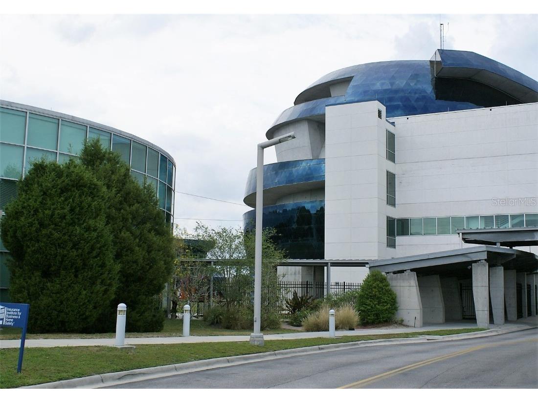 5001 Whiteway Drive Tampa FL 33617 TB8444764 image28