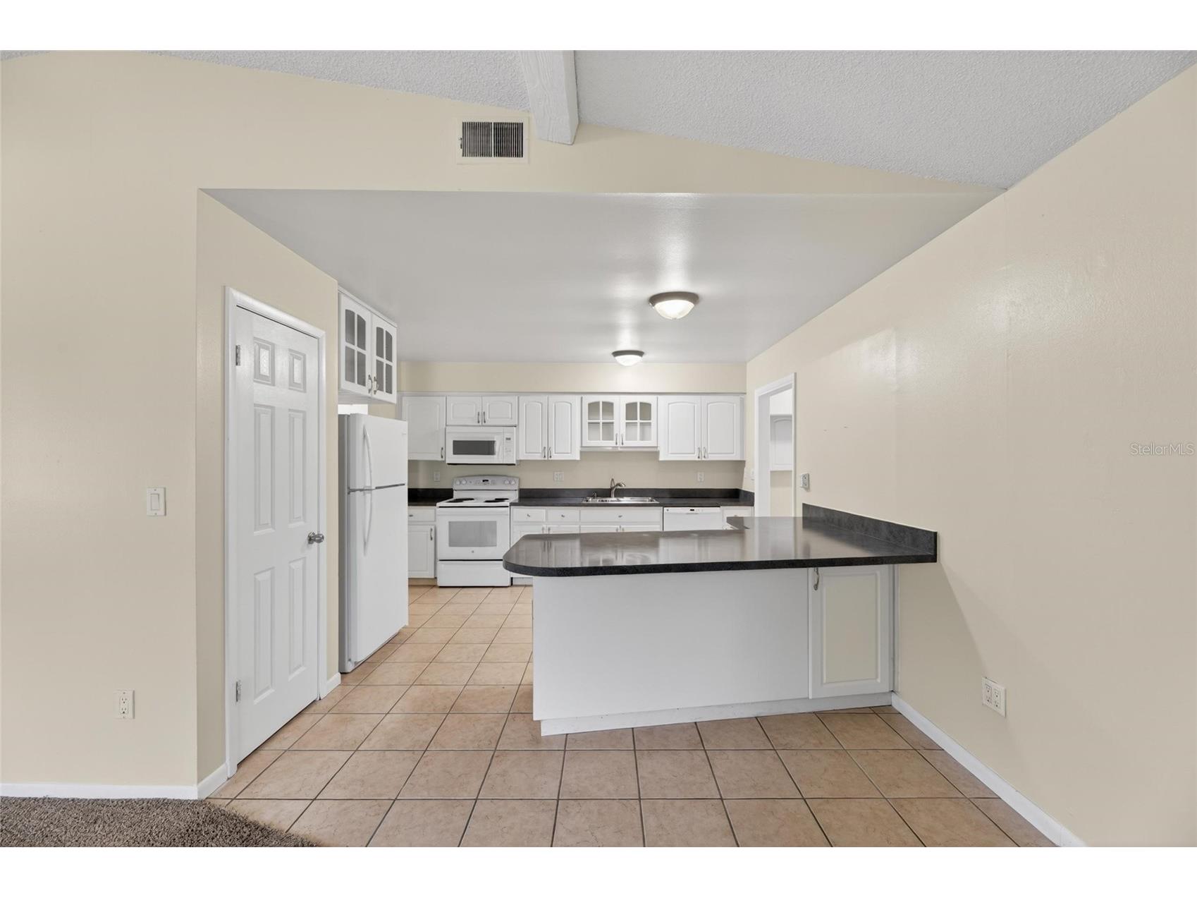 5001 Whiteway Drive Tampa FL 33617 TB8513974 image10
