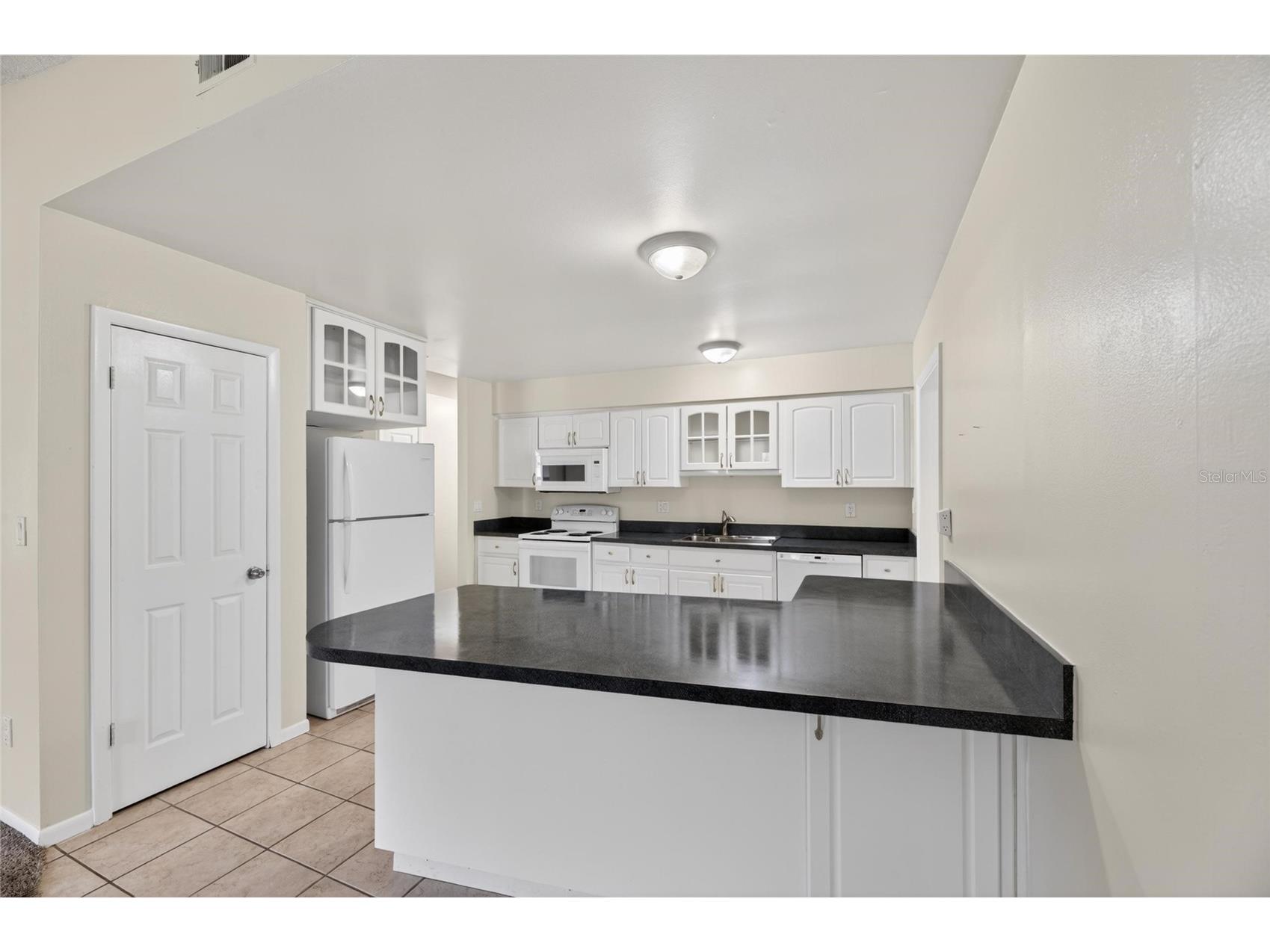 5001 Whiteway Drive Tampa FL 33617 TB8513974 image11