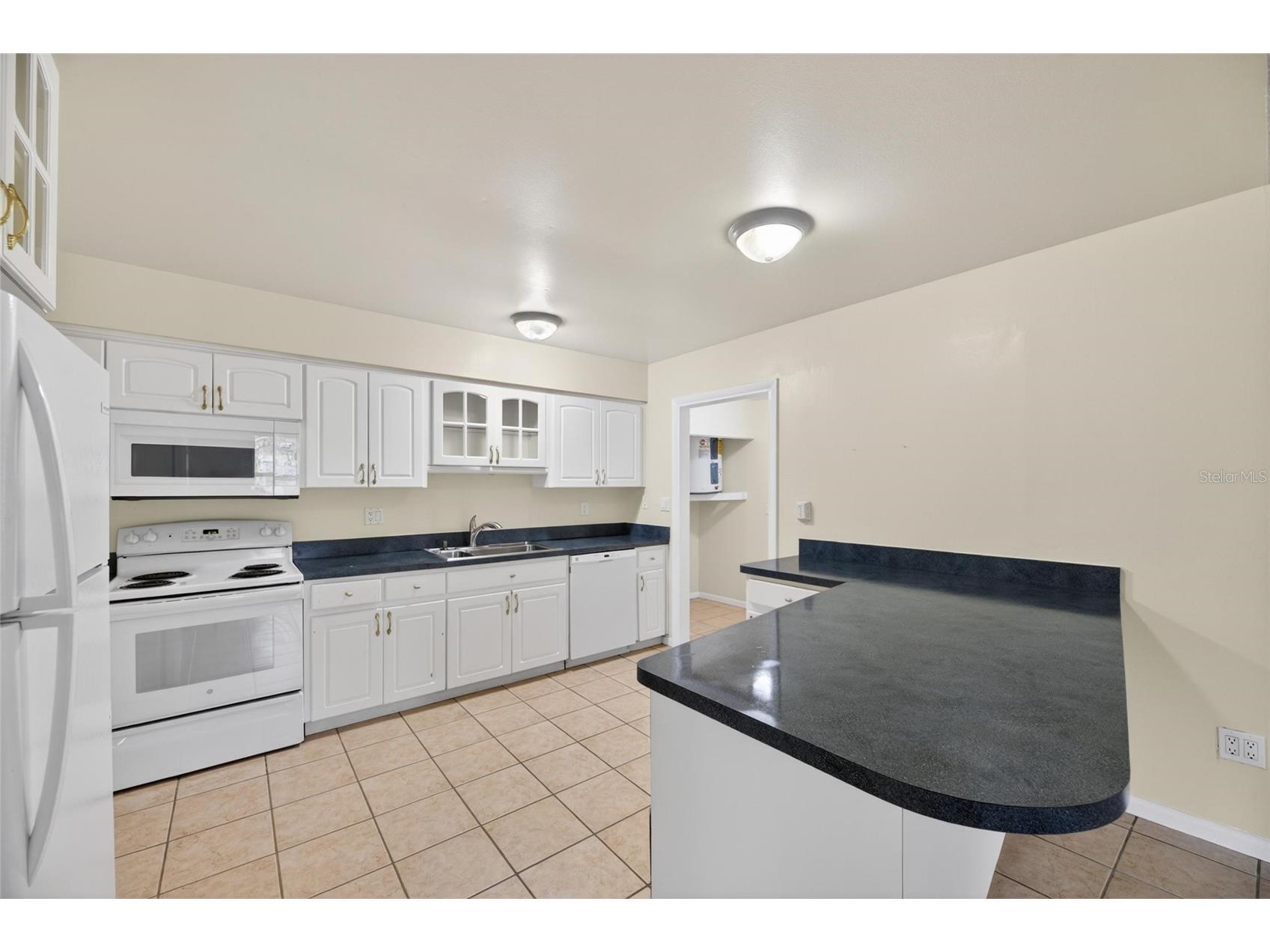 5001 Whiteway Drive Tampa FL 33617 TB8513974 image12