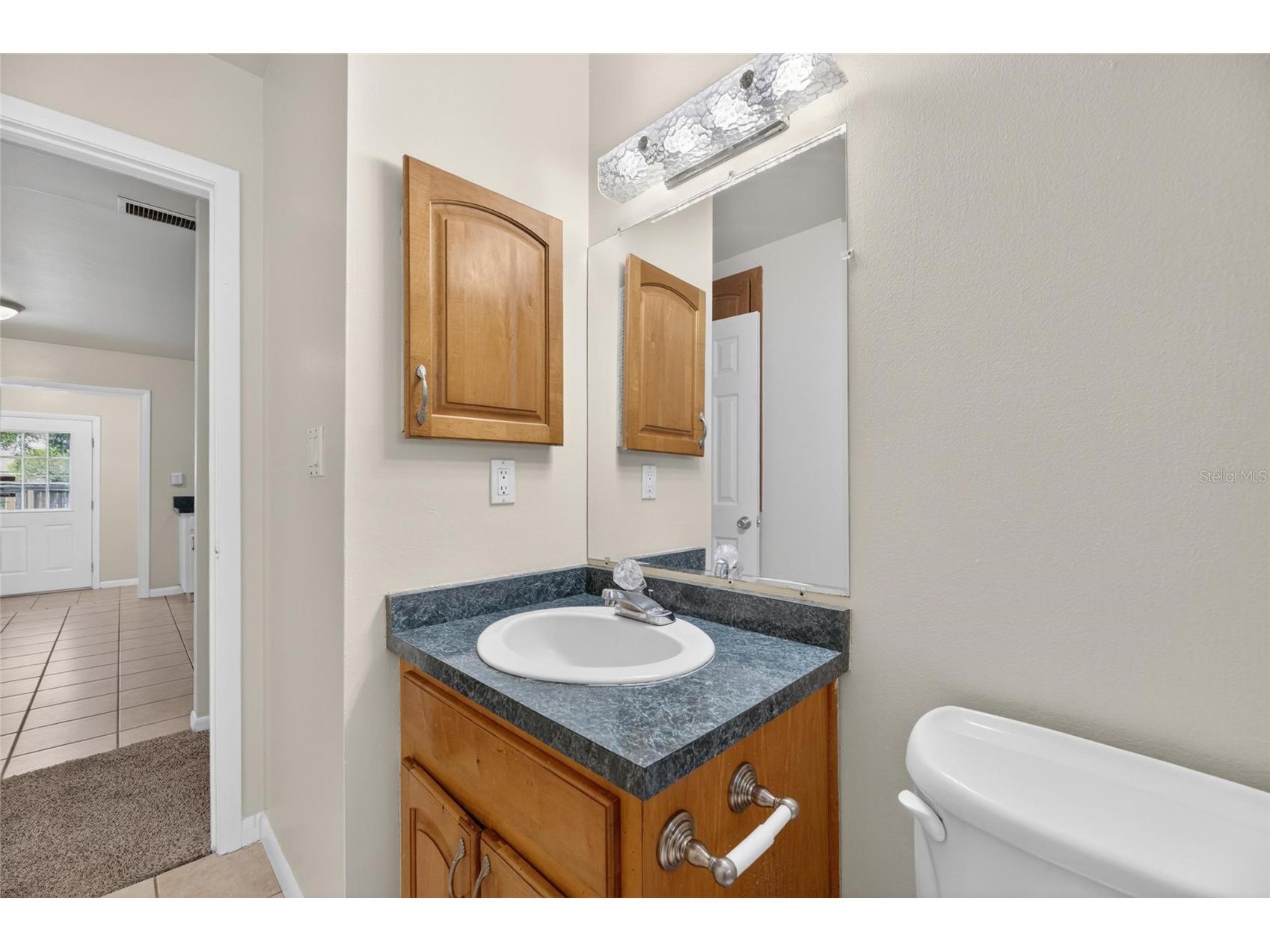 5001 Whiteway Drive Tampa FL 33617 TB8513974 image16