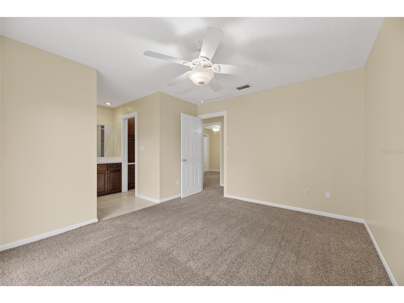 5001 Whiteway Drive Tampa FL 33617 TB8513974 image26