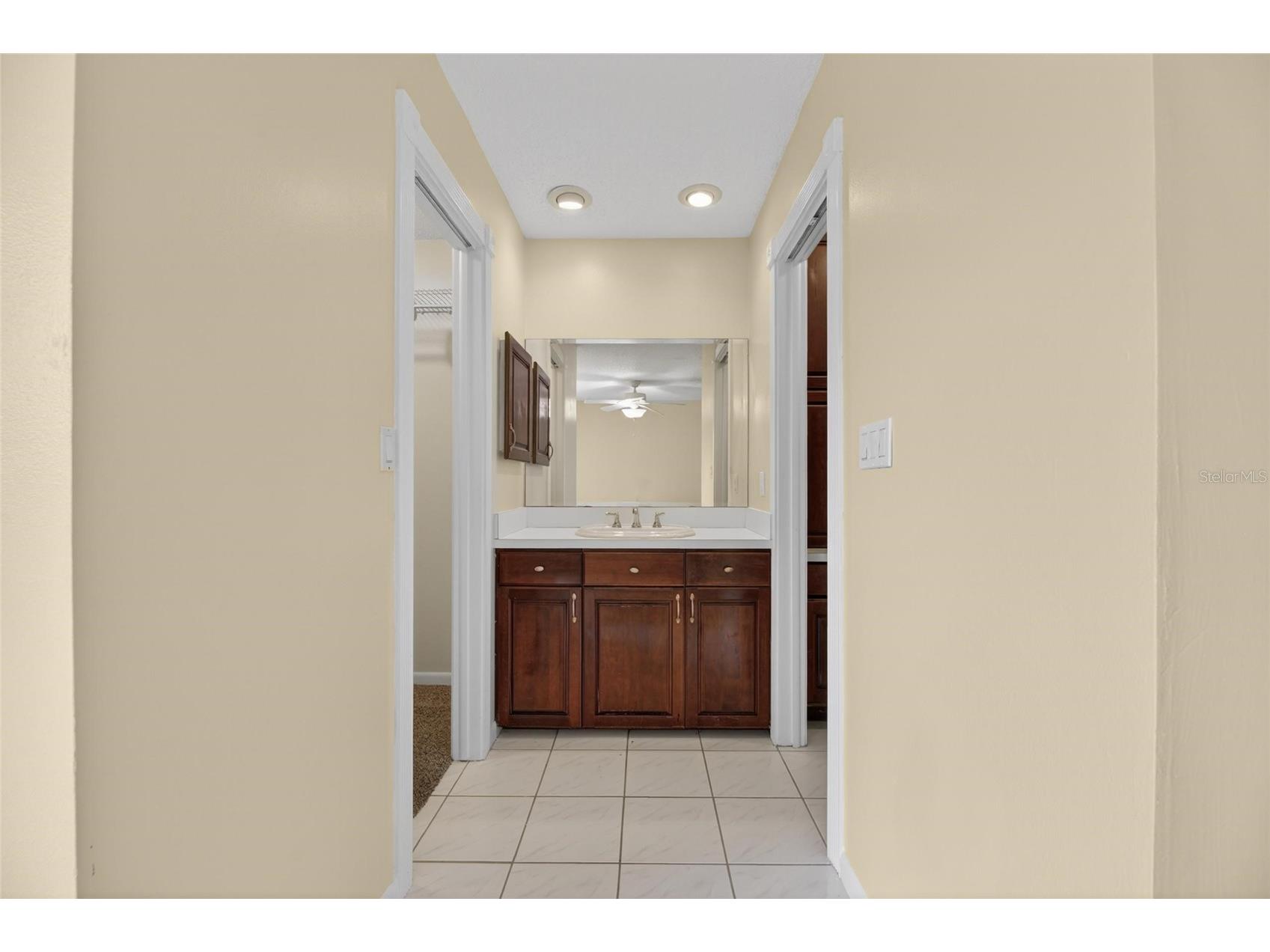 5001 Whiteway Drive Tampa FL 33617 TB8513974 image28