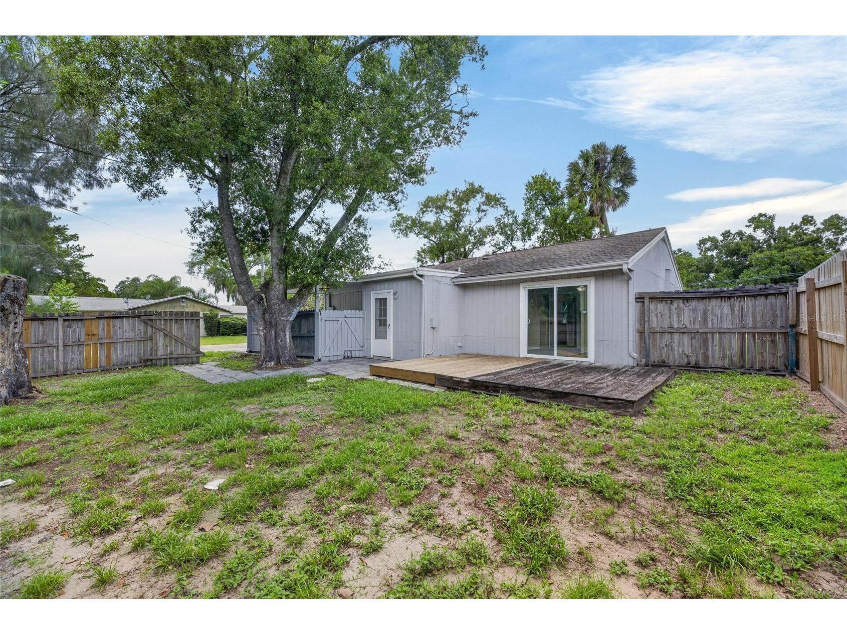 5001 Whiteway Drive Tampa FL 33617 TB8513974 image37