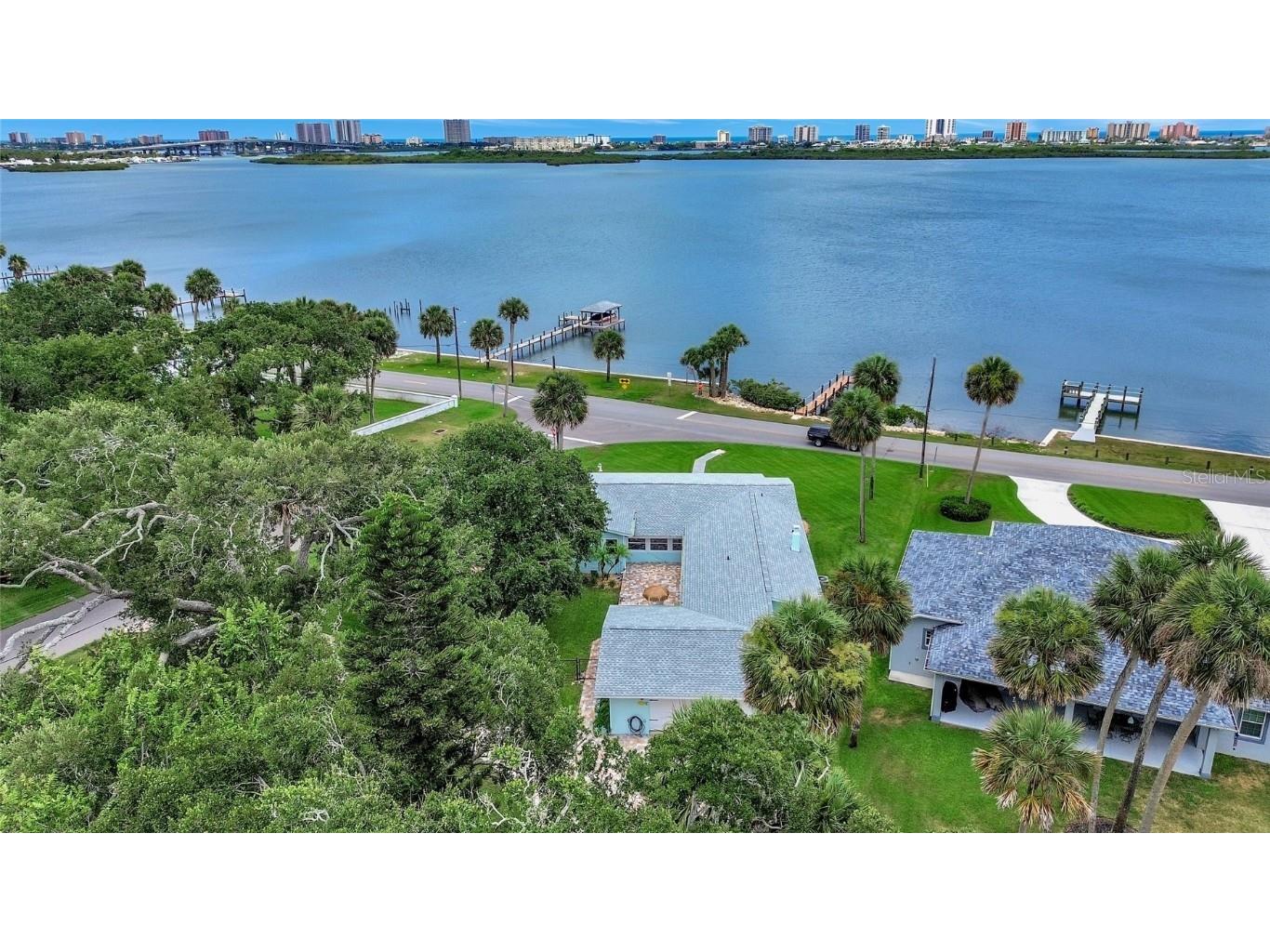 5002 Riverside Drive Port Orange FL 32127 - INTRACOASTAL WATERWAY V4936840 image1