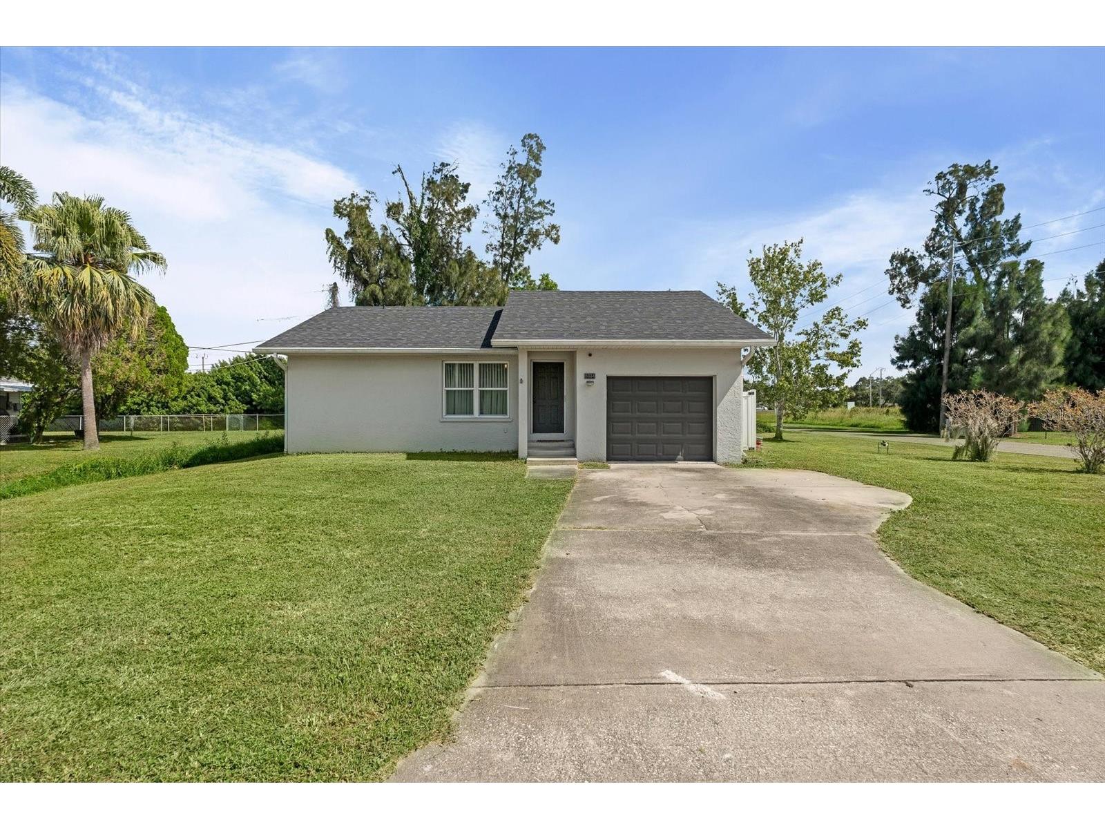 5004 3rd Avenue W Palmetto FL 34221 A4669142 image1