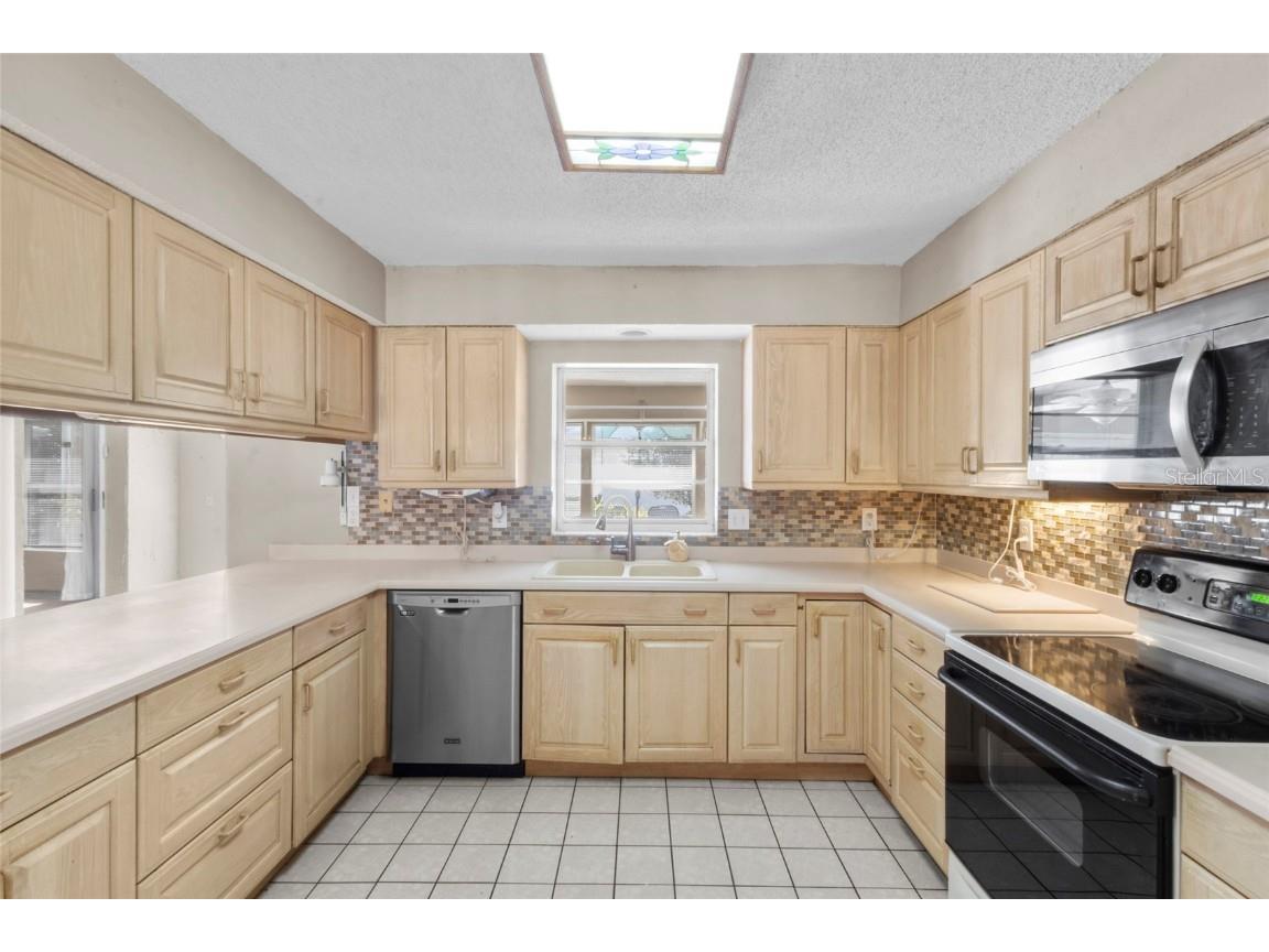 5004 Brandeis Circle N Sarasota FL 34243 A4671514 image16