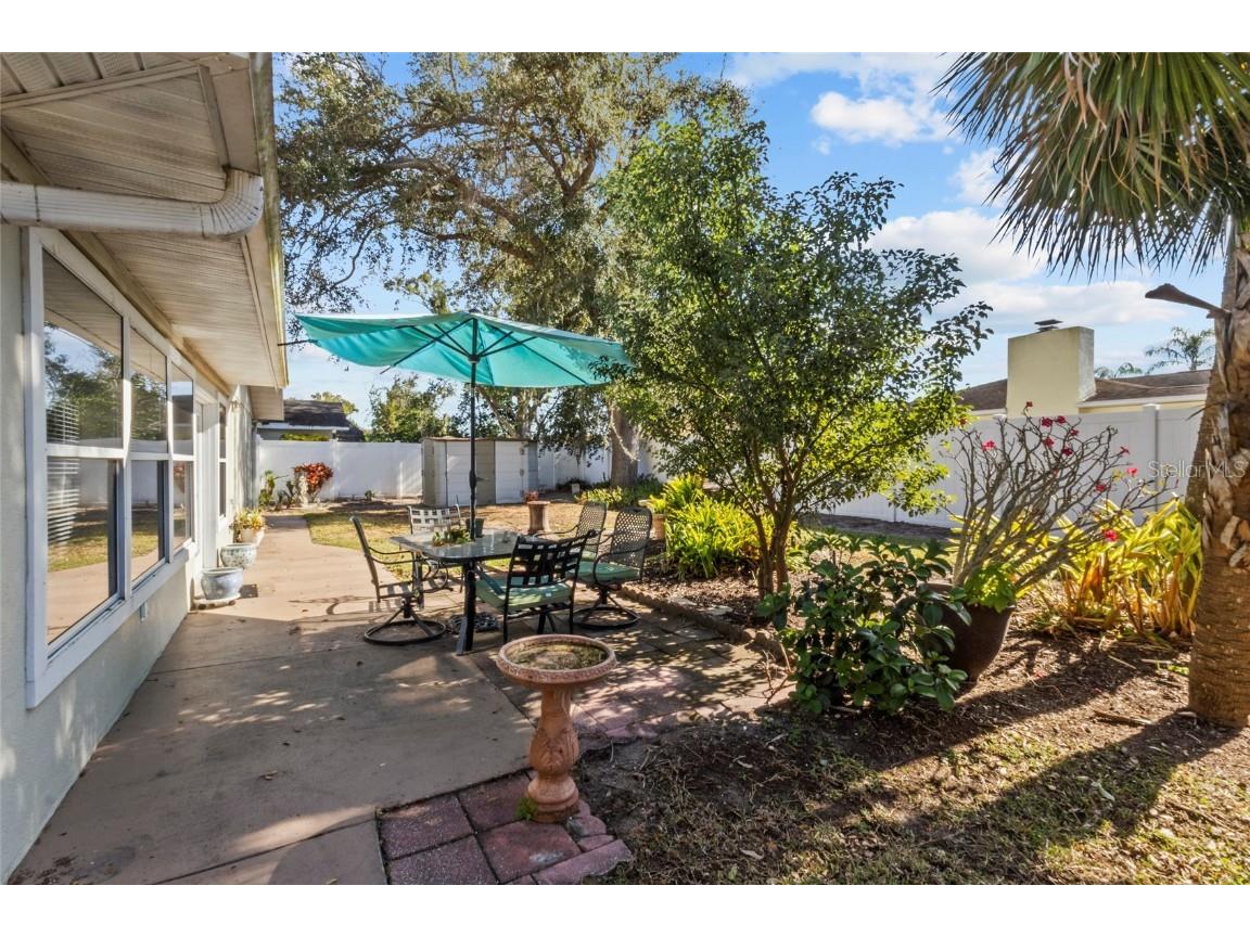 5004 Brandeis Circle N Sarasota FL 34243 A4671514 image30