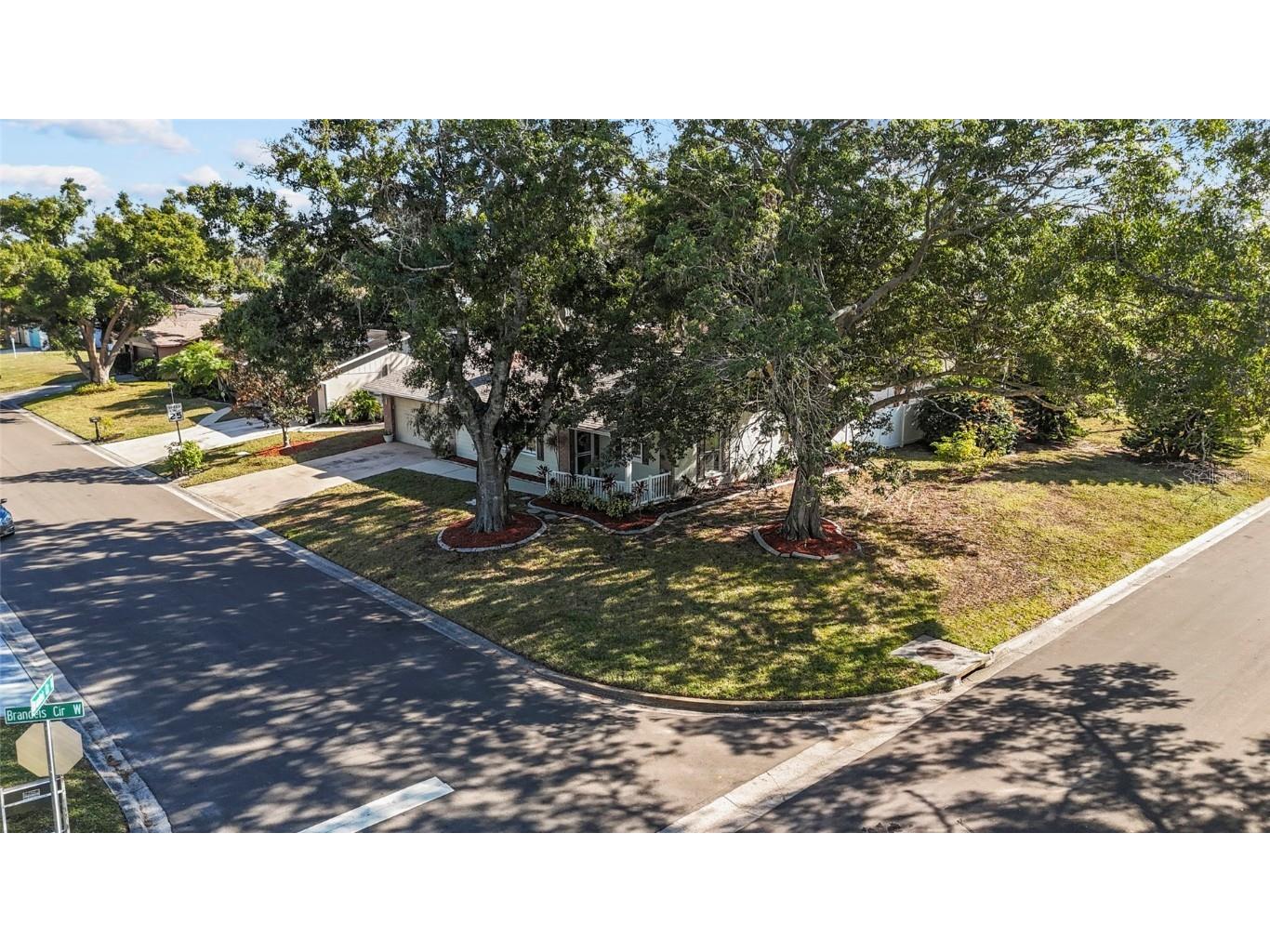 5004 Brandeis Circle N Sarasota FL 34243 A4671514 image37