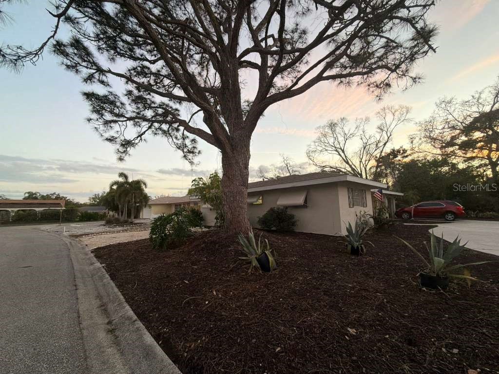 5004 Medalist Road Sarasota FL 34243 A4693482 image6