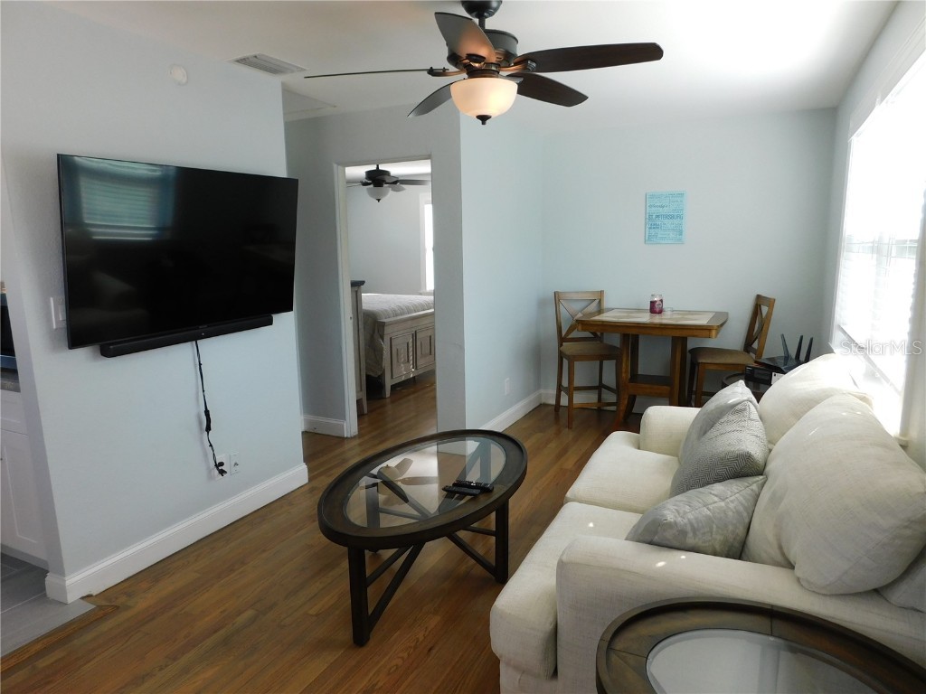 5005.5 5th Avenue S Saint Petersburg FL 33707 TB8366537 image3