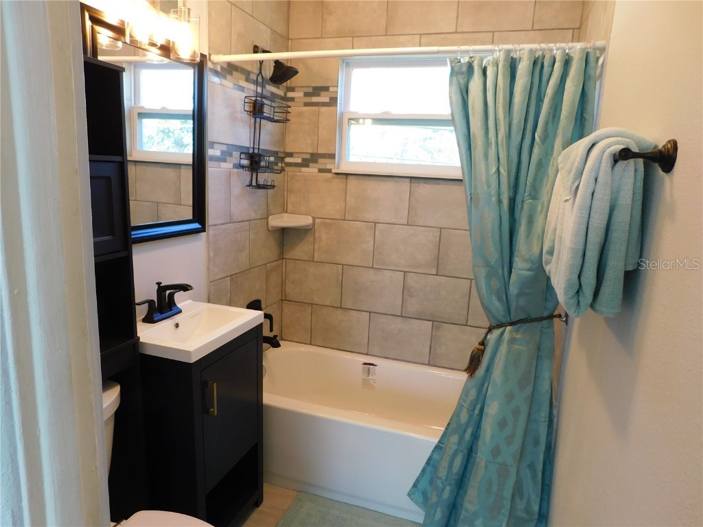 5005.5 5th Avenue S Saint Petersburg FL 33707 TB8366537 image4