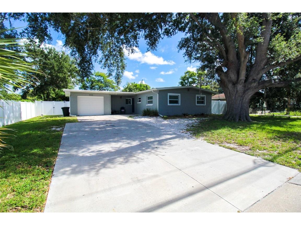 5005 Bee Ridge Road Sarasota FL 34233 A4545324 image1