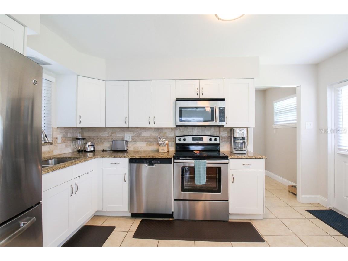 5005 Bee Ridge Road Sarasota FL 34233 A4545324 image29