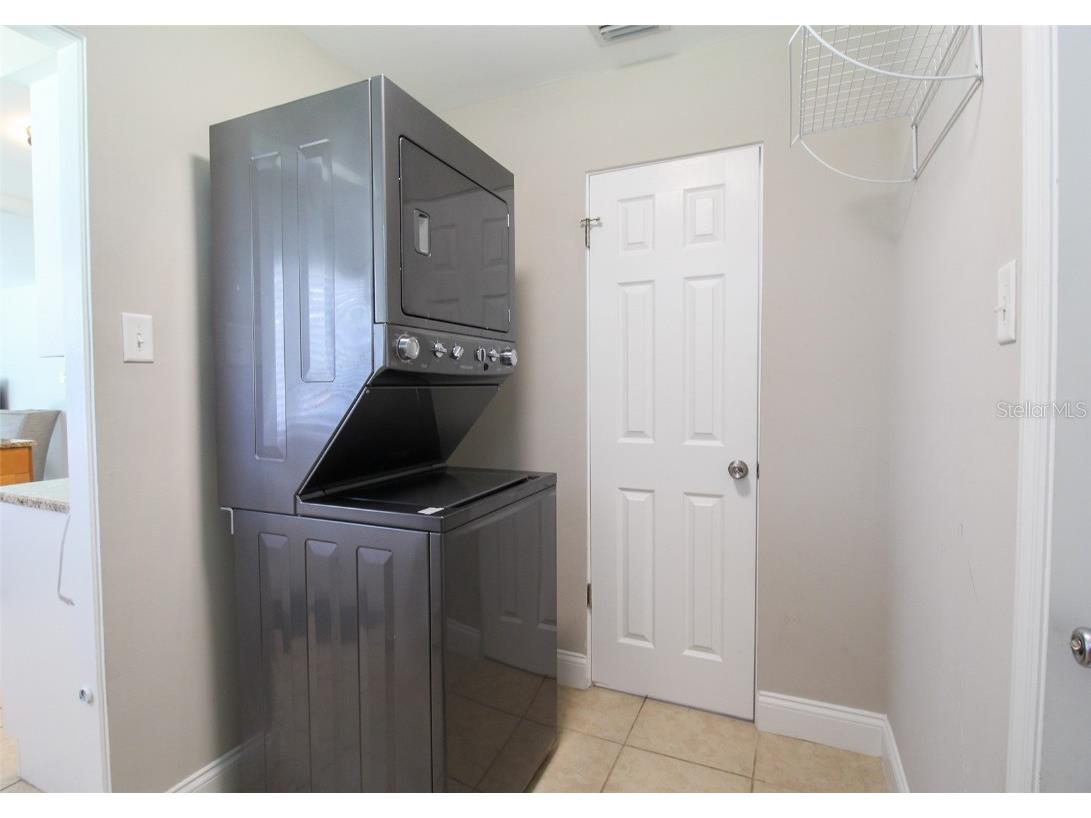 5005 Bee Ridge Road Sarasota FL 34233 A4545324 image32