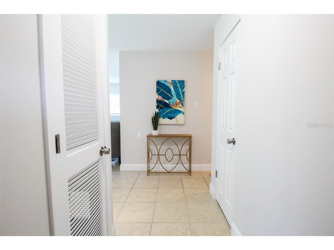 5005 Bee Ridge Road Sarasota FL 34233 A4545324 image4