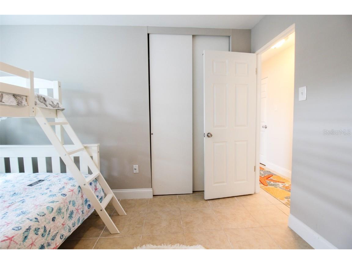 5005 Bee Ridge Road Sarasota FL 34233 A4545324 image9