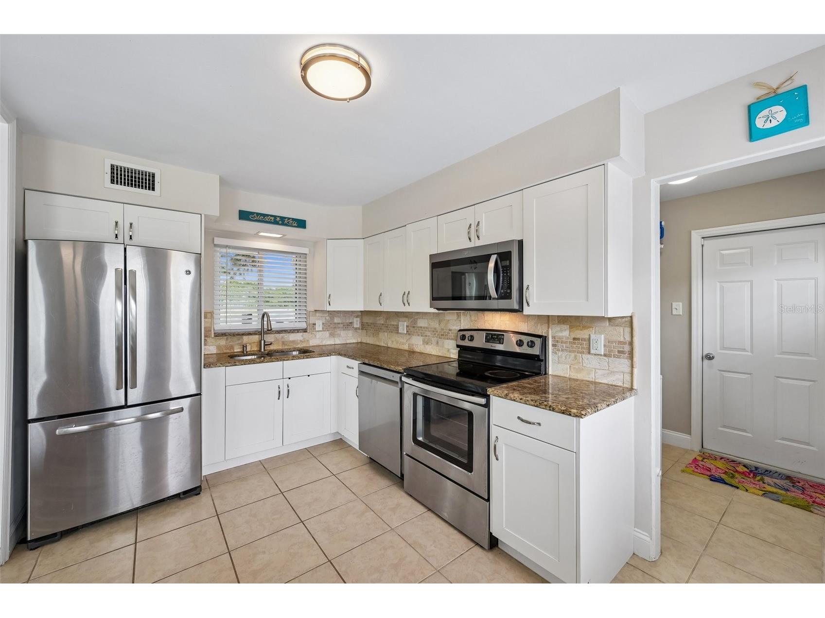 5005 Bee Ridge Road Sarasota FL 34233 TB8517363 image6