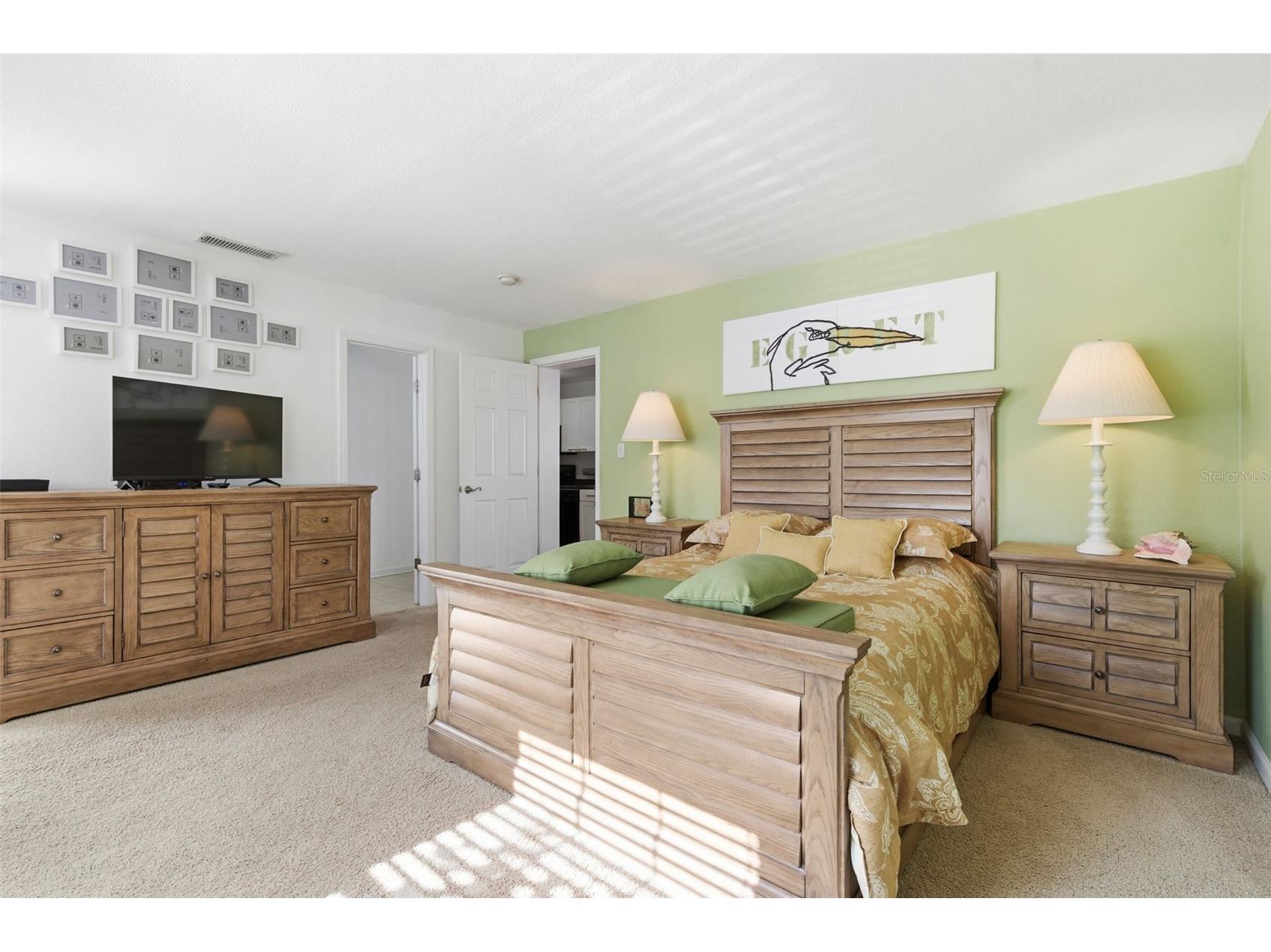 5005 Coquina Key Drive SE #E Saint Petersburg FL 33705 TB8487712 image4