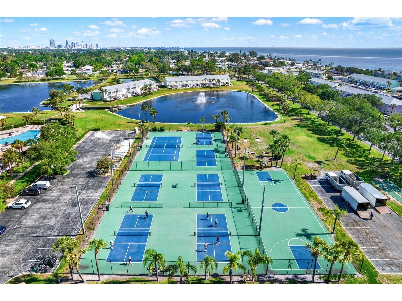 5005 Coquina Key Drive SE #E Saint Petersburg FL 33705 TB8487712 image44