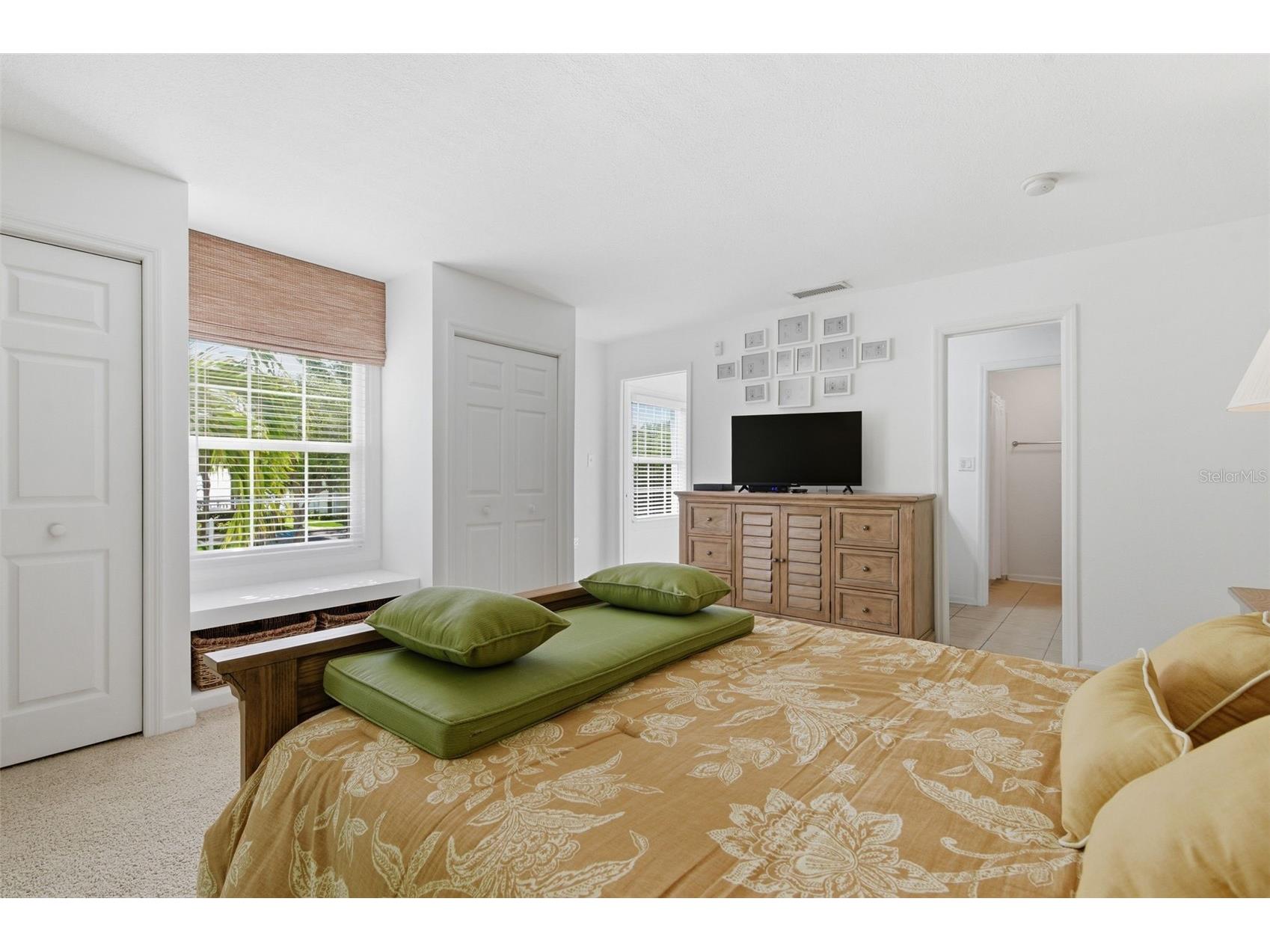 5005 Coquina Key Drive SE #E Saint Petersburg FL 33705 TB8487712 image5