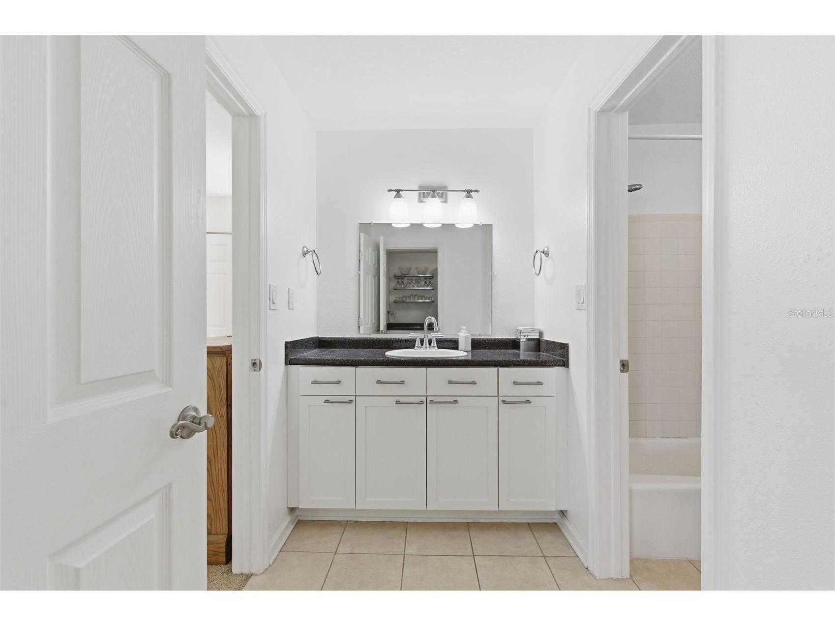 5005 Coquina Key Drive SE #E Saint Petersburg FL 33705 TB8487712 image8