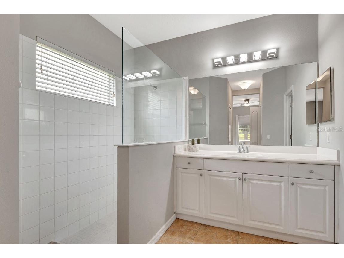 5005 Torrey Pines Run Bradenton FL 34211 A4675489 image16