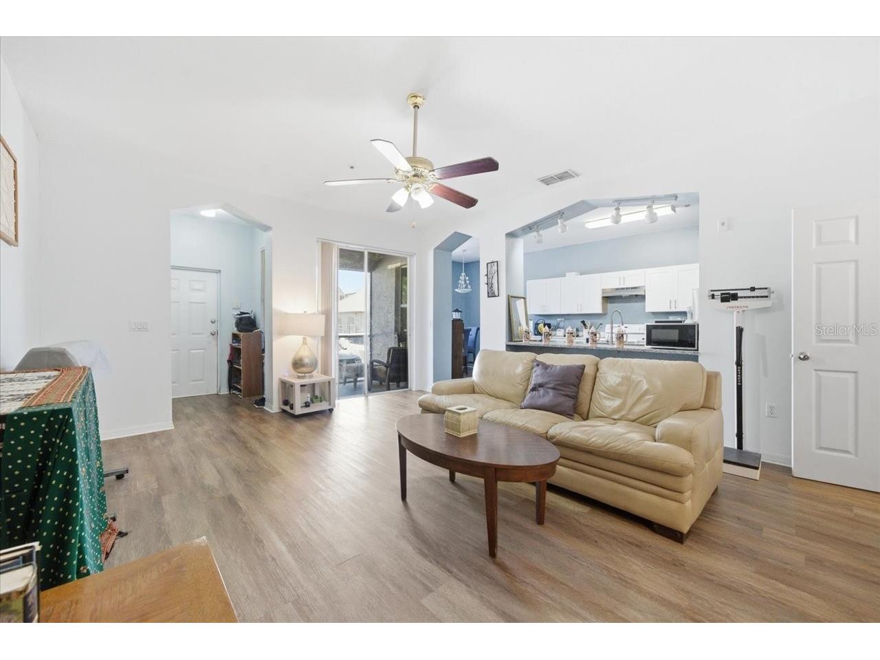 5007 Sunridge Palms Drive Tampa FL 33617 TB8498246 image6