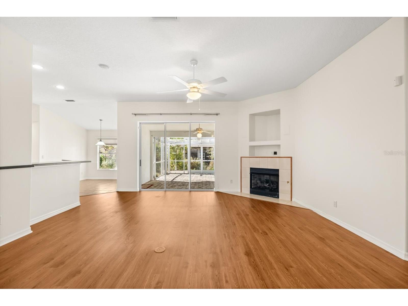 5008 Adriatic Avenue Tavares FL 32778 - LITTLE LAKE HARRIS O6375281 image3