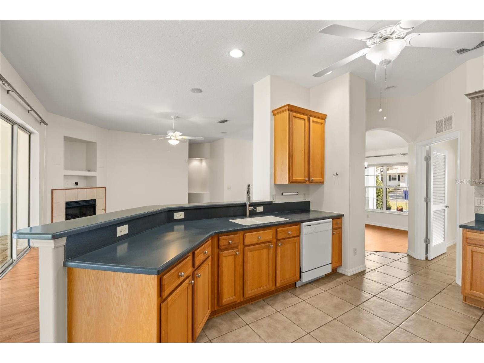 5008 Adriatic Avenue Tavares FL 32778 - LITTLE LAKE HARRIS O6375281 image6