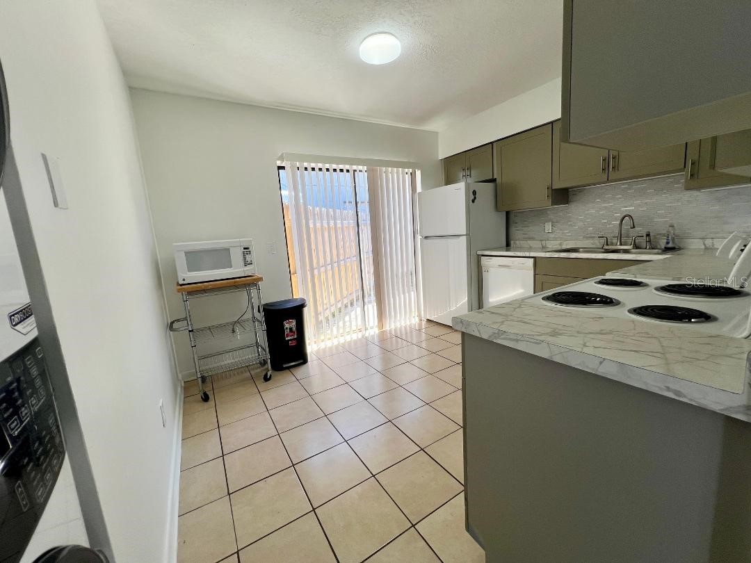 5008 Parkhill Place Tampa FL 33624 TB8490729 image10