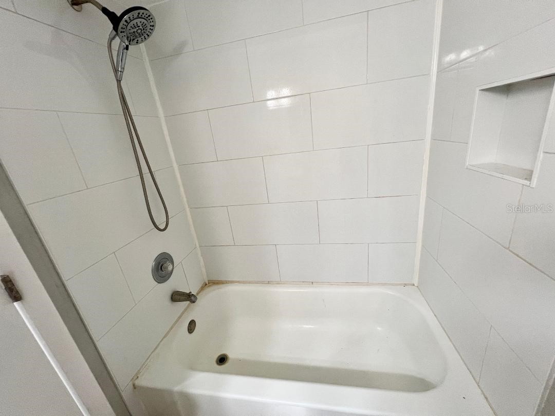 5008 Parkhill Place Tampa FL 33624 TB8490729 image8