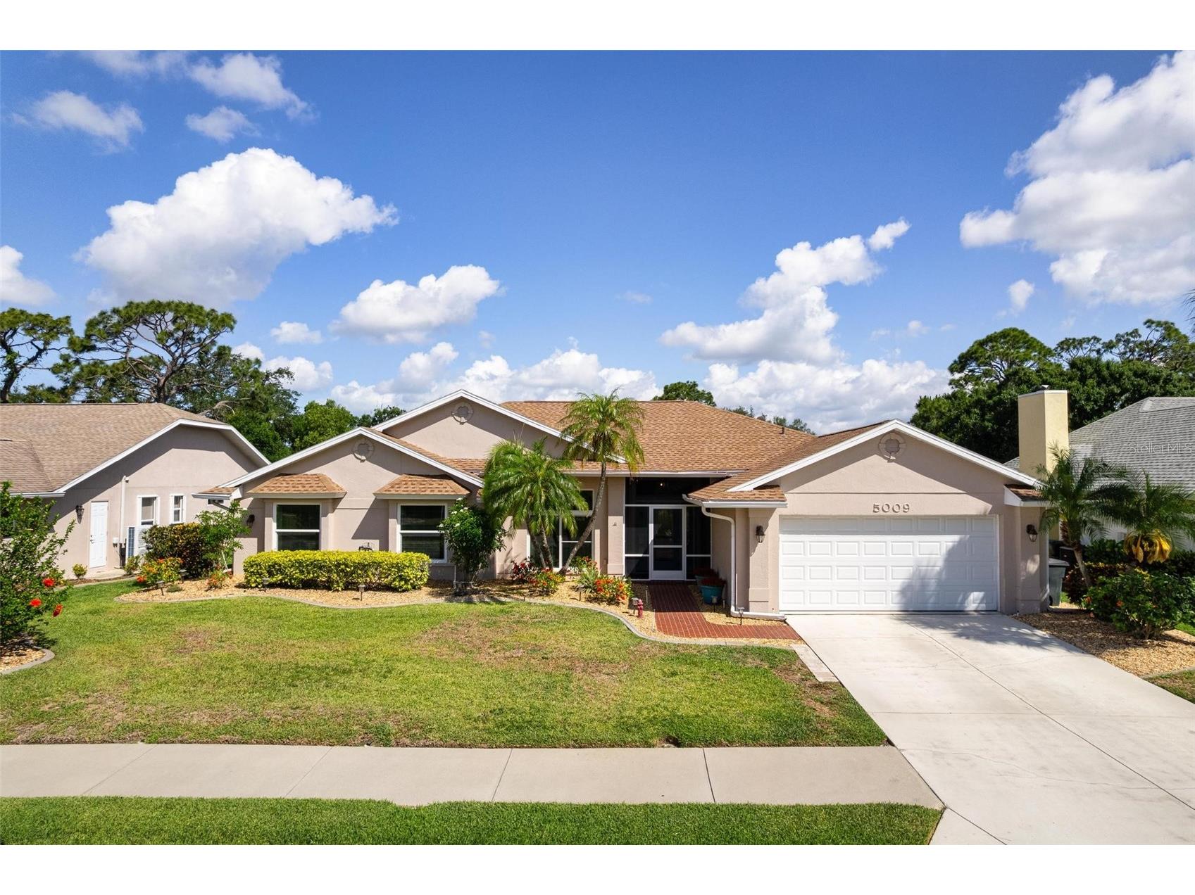 5009 Southern Pine Circle Venice FL 34293 - SOUTHWOOD POND N6143119 image2