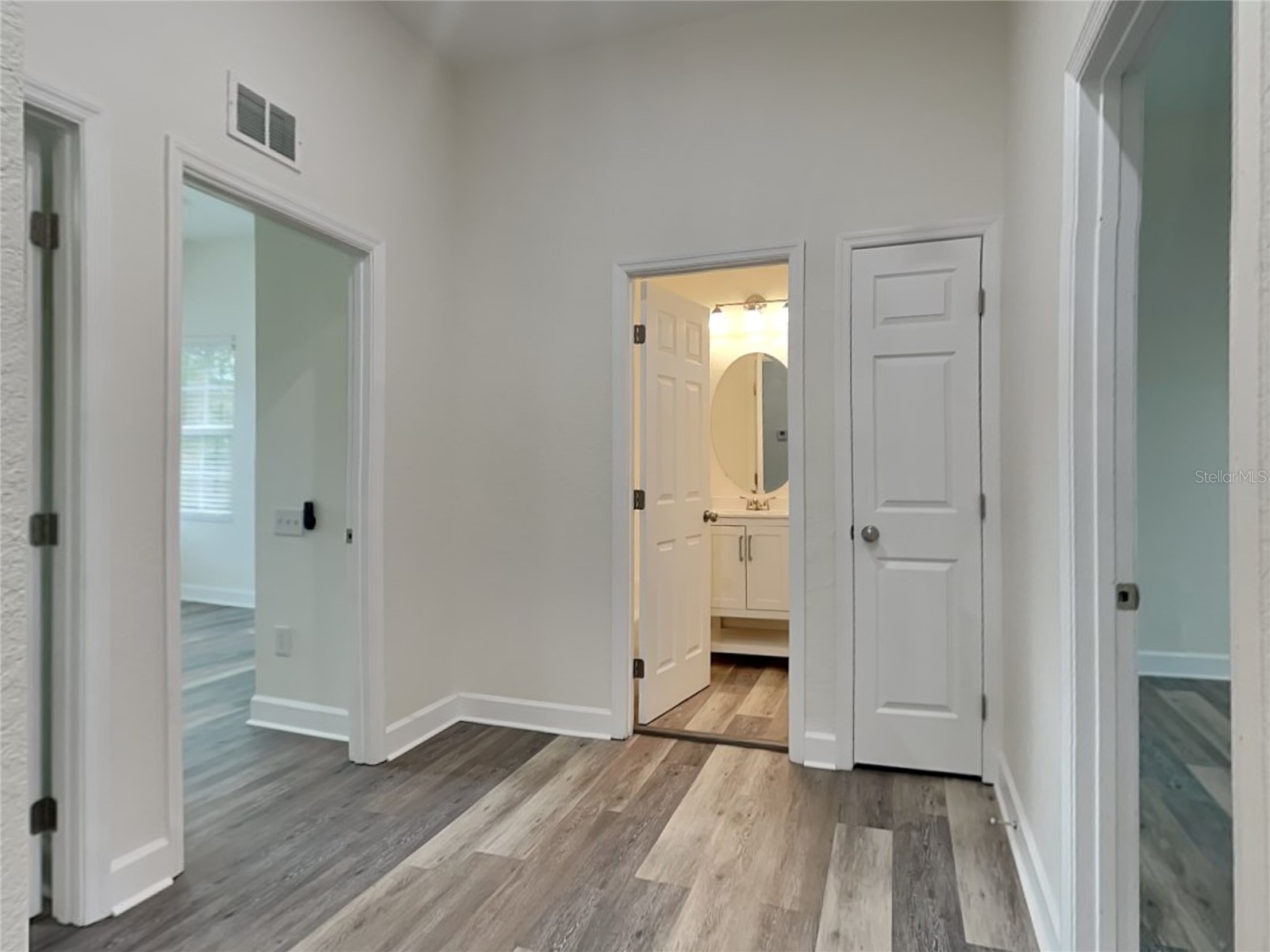 501 100th Avenue N Saint Petersburg FL 33702 TB8511718 image37
