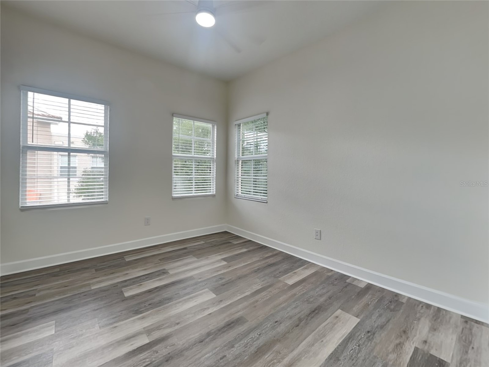 501 100th Avenue N Saint Petersburg FL 33702 TB8511718 image42