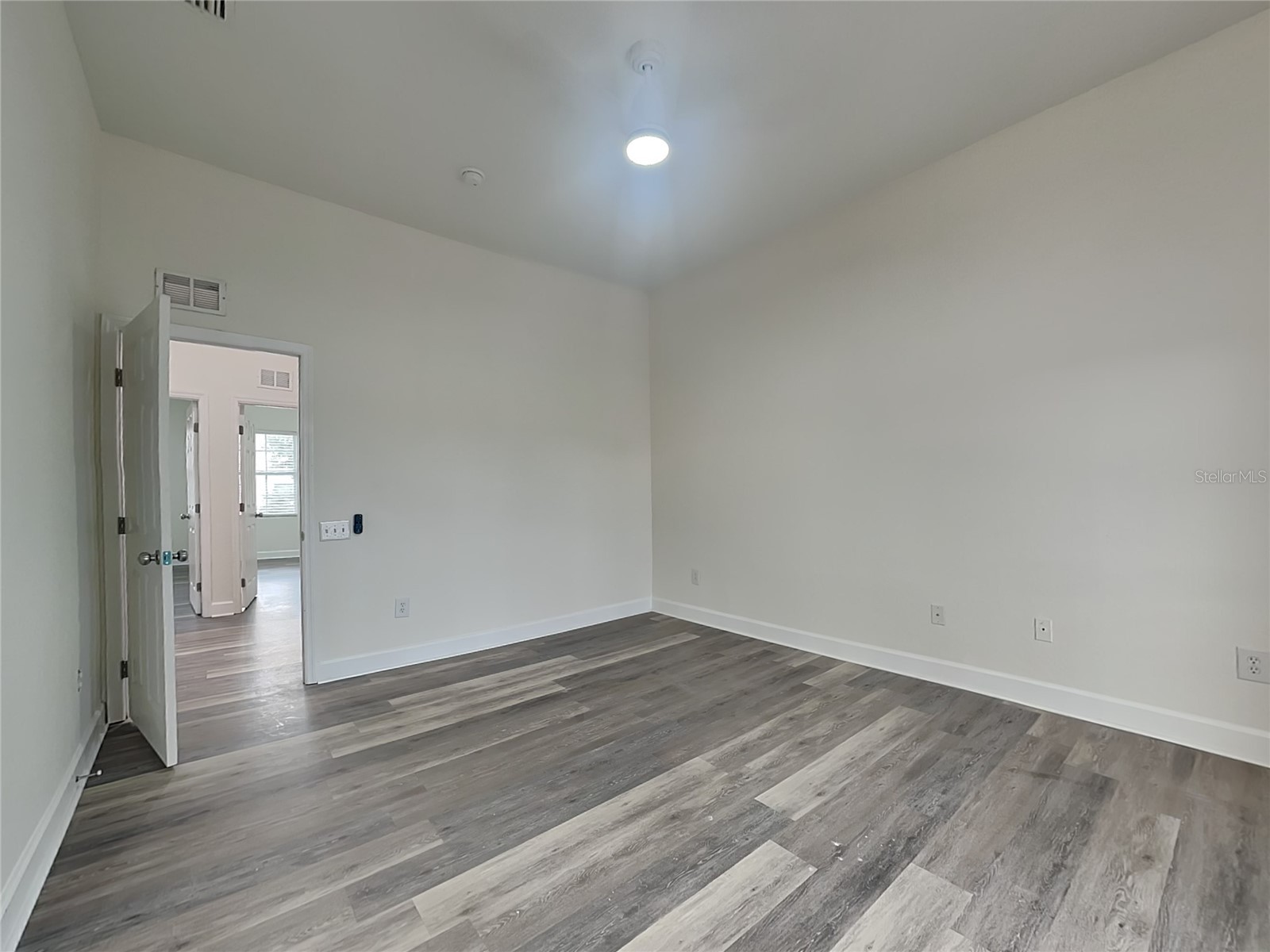 501 100th Avenue N Saint Petersburg FL 33702 TB8511718 image51