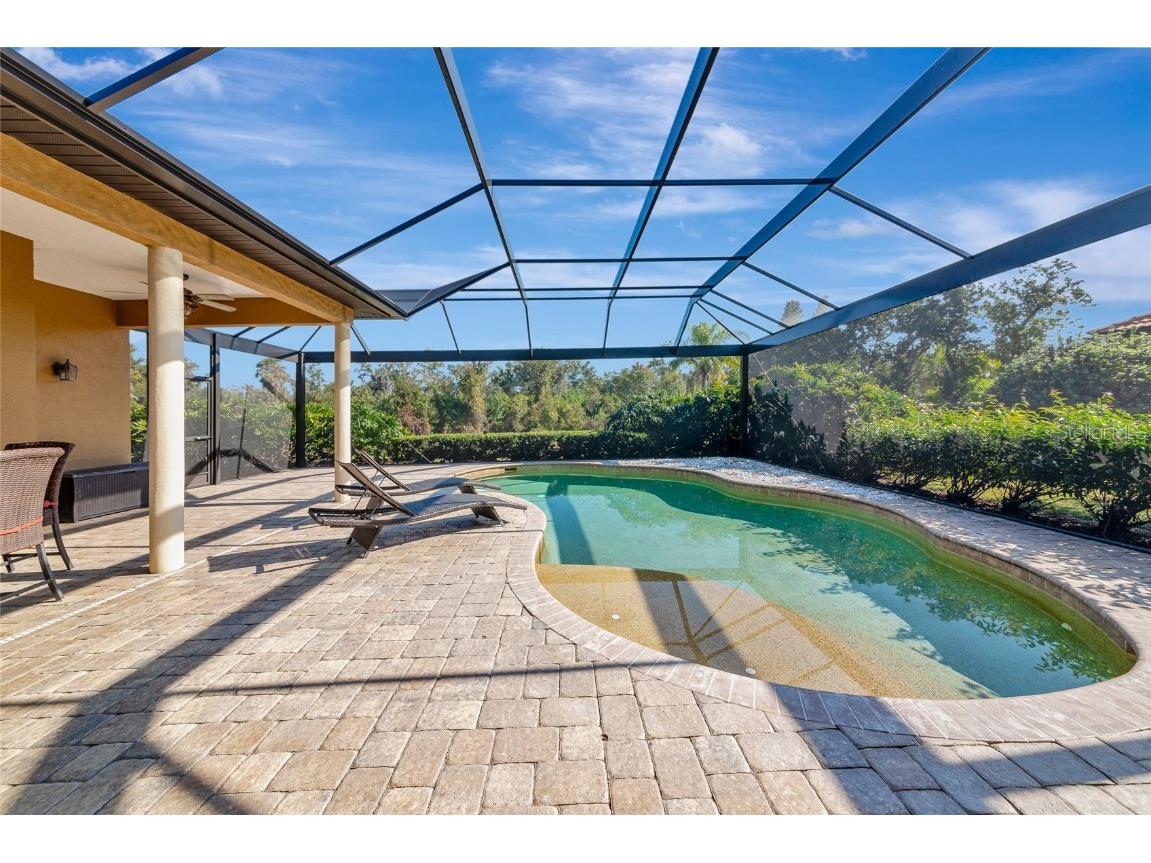 501 169th Court NE Bradenton FL 34212 A4673568 image2