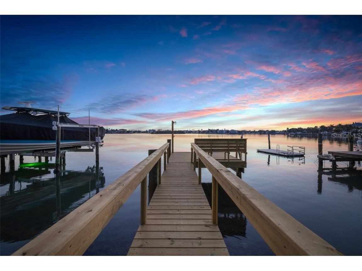 501 20th Avenue Indian Rocks Beach FL 33785 - INTERCOASTAL WATERWAY TB8450272 image1